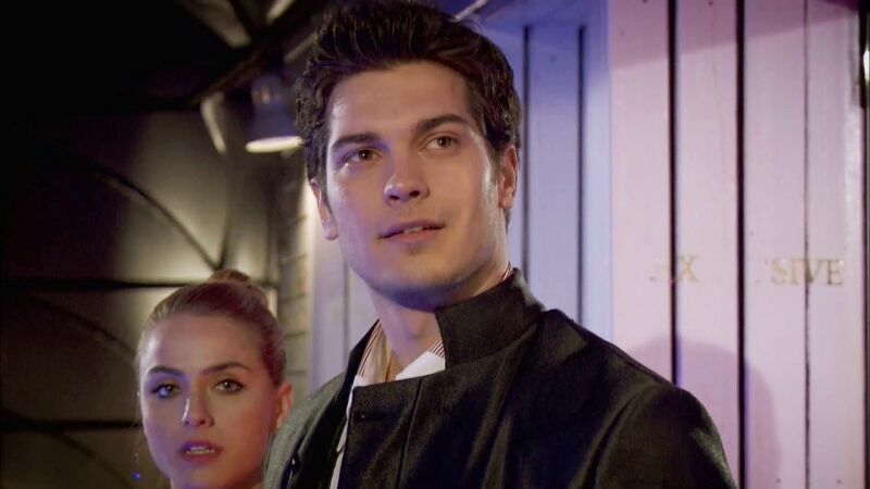 Çagatay Ulusoy un popular millonario en 'El Secreto de Feriha'