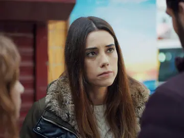 Sule quiere ver a Melek solo 'para despedirse' de ella Sule quiere ver a Melek solo 'para despedirse' de ella