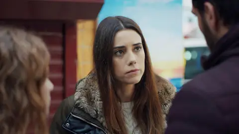 Sule quiere ver a Melek solo 'para despedirse' de ella Sule quiere ver a Melek solo 'para despedirse' de ella