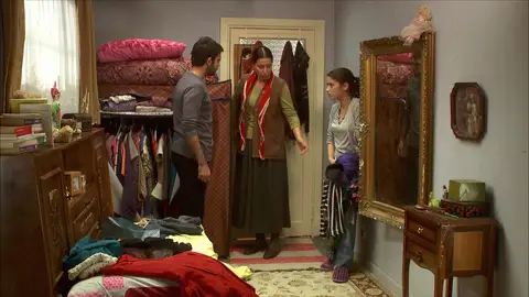 Feriha tiene un enfrentamiento con su hermano Mehmet Feriha tiene un enfrentamiento con su hermano Mehmet