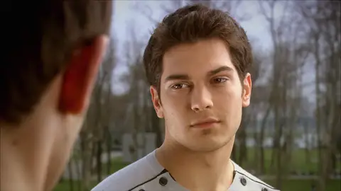 Emir y Feriha se conocen y esta reacciona de una forma muy inesperada Emir y Feriha se conocen y esta reacciona de una forma muy inesperada