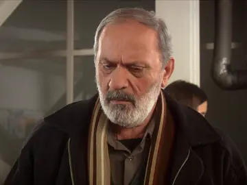 Feriha siente vergüenza por su padre Feriha siente vergüenza por su padre