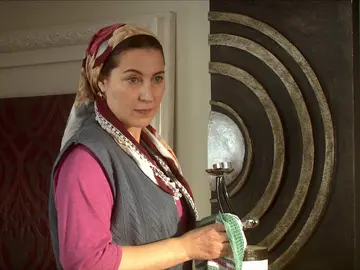 Zehara a Feriha: "Me gusta ver el Mundo desde lo más alto pero no cuando limpio ventanas" Zehara a Feriha: "Me gusta ver el Mundo desde lo más alto pero no cuando limpio ventanas"