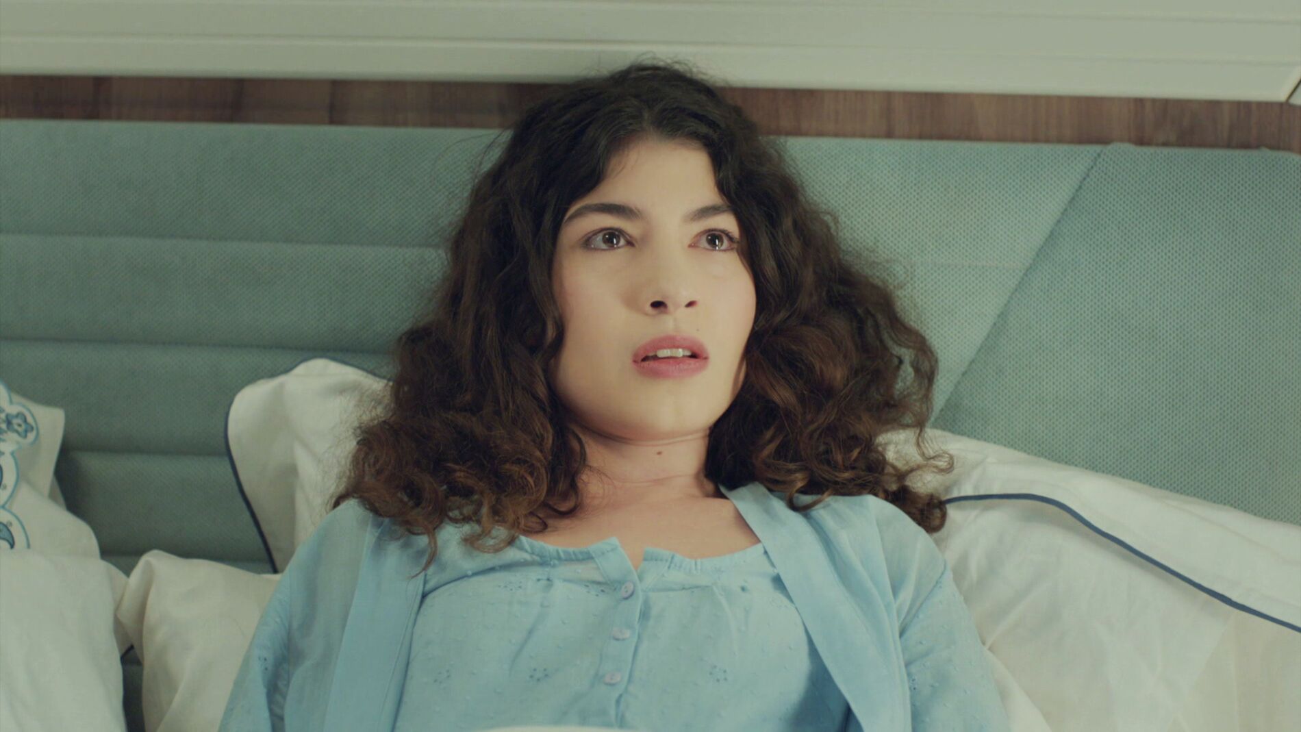 Mert dejar&iacute;a sola a Gamze con su beb&eacute; enfermo