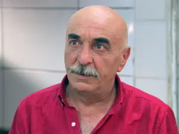 Zeynep, despedida después de que su jefe intentara abusar de ella Zeynep, despedida después de que su jefe intentara abusar de ella