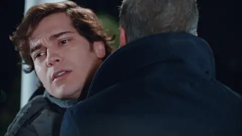 Yaman recibe un disparo y está a punto de morir Yaman recibe un disparo y está a punto de morir