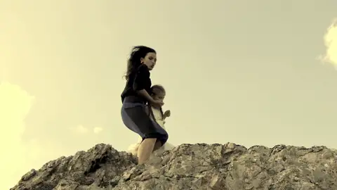 Elif no se atreve a a contar que han intentado matarla Elif no se atreve a a contar que han intentado matarla