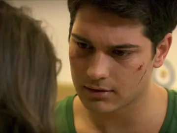 Feriha cuida de Emir y teme que descubra la verdad Feriha cuida de Emir y teme que descubra la verdad