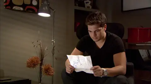 La madre de Emir entrega a su hijo la carta de la verdad La madre de Emir entrega a su hijo la carta de la verdad