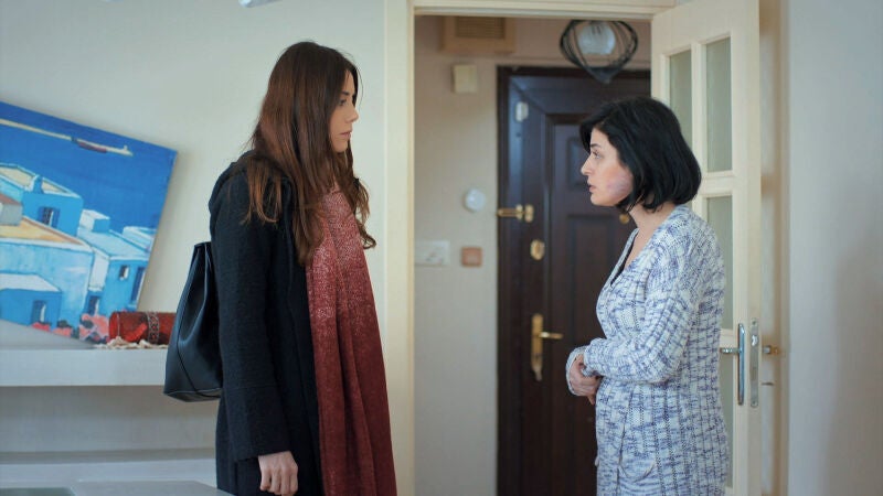 Zeynep intenta tenderle una trampa a Sule y a Cengiz