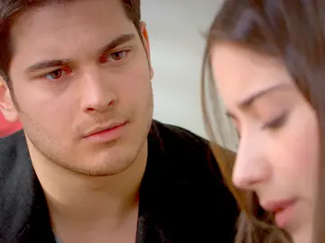 Feriha le cuenta a Emir cómo se prometió con Halil Feriha le cuenta a Emir cómo se prometió con Halil