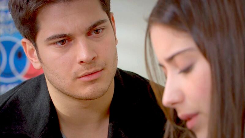 Feriha le cuenta a Emir cómo se prometió con Halil