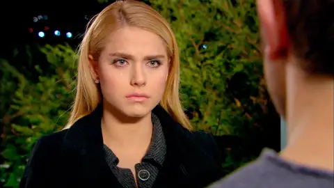 Hande se queda totalmente sola El secreto de feriha
