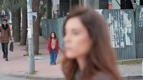 Zeynep se encuentra con Turna Zeynep se encuentra con Turna