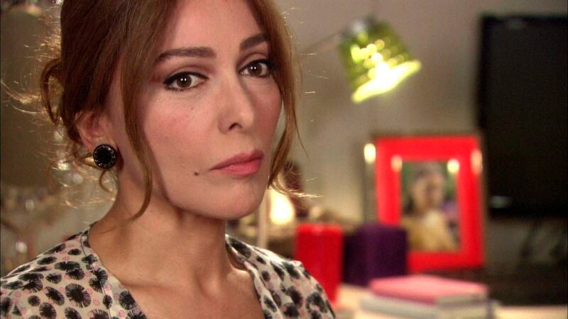 Deniz sospecha que Bihter y Behlül tienen una aventura