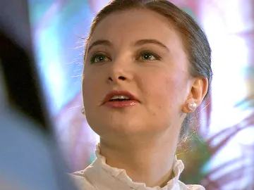 Cansu envenena a Feriha con Matarratas Cansu envenena a Feriha con Matarratas