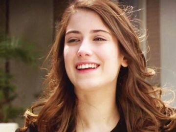 Hazal Kaya como Feriha Yilmaz en 'El secreto de Feriha' Hazal Kaya como Feriha Yilmaz en 'El secreto de Feriha'