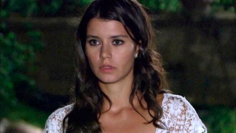 Bihter y Behlül se acuestan juntos, pero alguien les ha visto