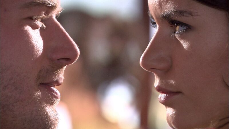 Nesrin también sospecha que Bihter y Behlül tienen una aventura