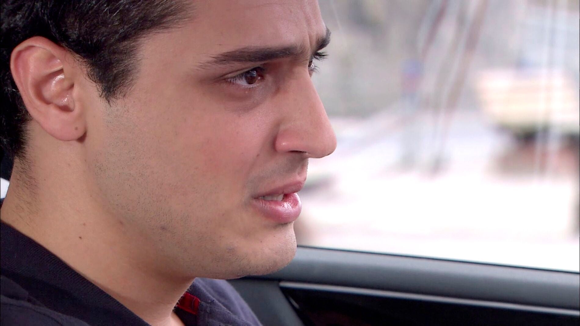 Besir est&aacute; decidido: va a confensarle la verdad a Adnan