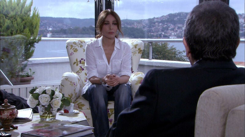 Adnan pide consejo a Deniz sobre la relación de Nihal