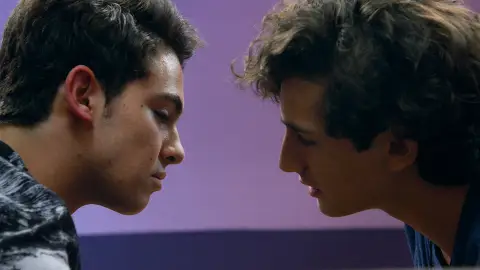 Aris y Temo Mi marido tiene más familia