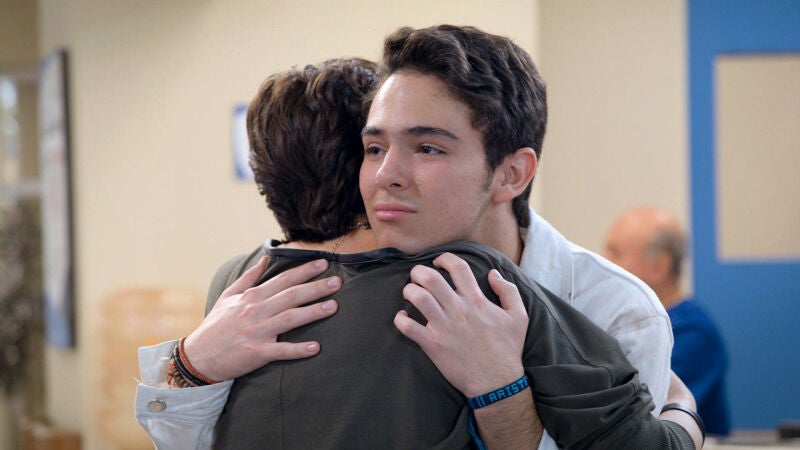 Temo está muy preocupado por la operación a la que debe someterse Aris