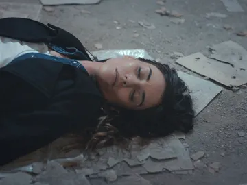 Zeynep, inconsciente Zeynep, inconsciente