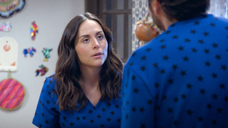 Julieta no está de acuerdo con los planes de Robert para David