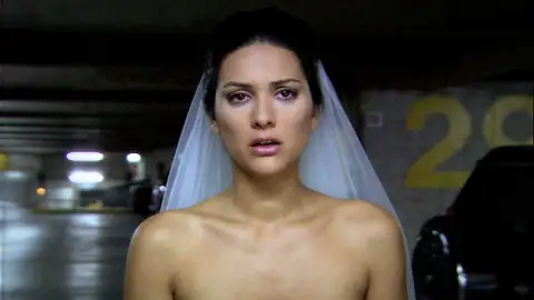 Sherezade cancela la boda y huye con Kerem momento destacado