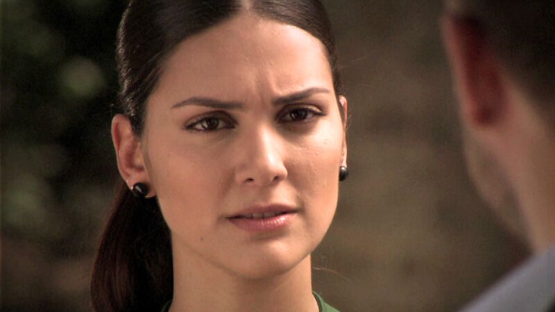 Sherezade vuelve a encontrarse cara a cara con Onur