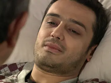 Besir, en su lecho de muerte, se despide de Adnan Besir, en su lecho de muerte, se despide de Adnan