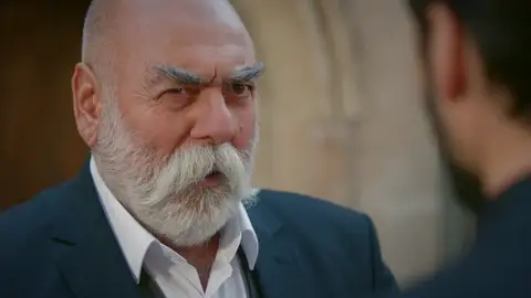 Nasuh le hace una inesperada propuesta a Miran Nasuh le hace una inesperada propuesta a Miran