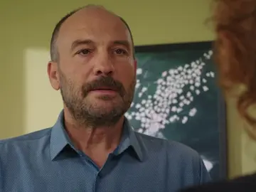 Hazim ama a Ece y quiere casarse con ella Hazim ama a Ece y quiere casarse con ella