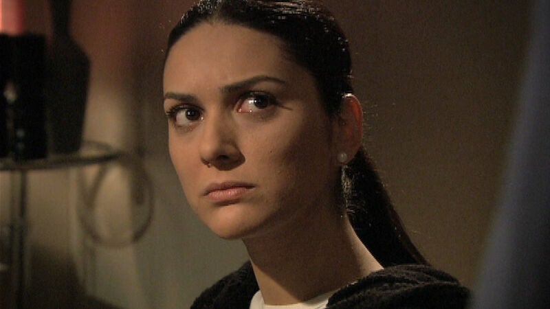 Sherezade abandona a Onur y se marcha de casa