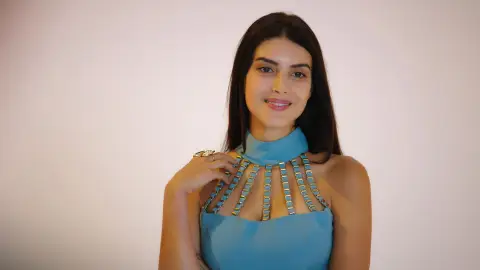 Hazan posa La señora Fazilet y sus hijas