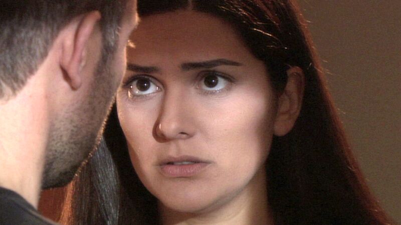 Onur y Sherezade discuten tras saber que la estaba espiando