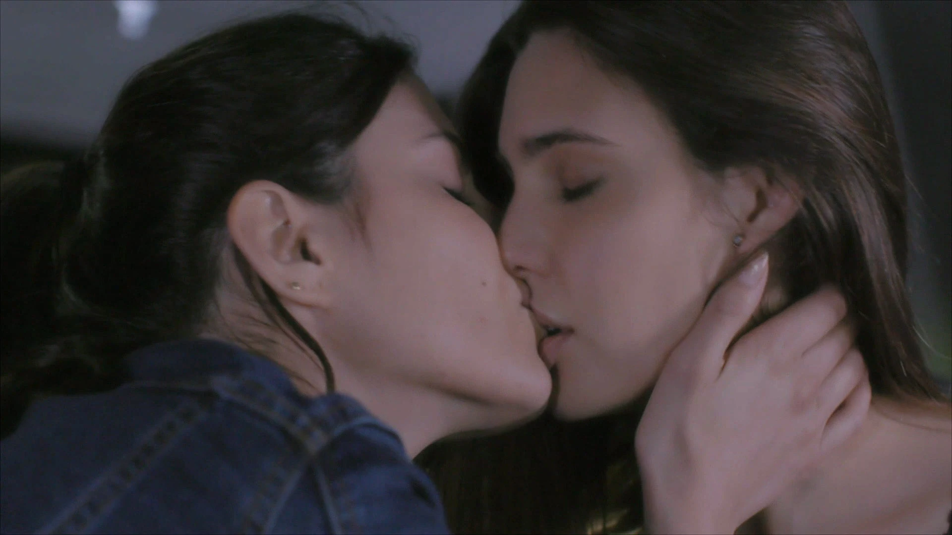El beso entre Valentina y Juliana Amar a muerte