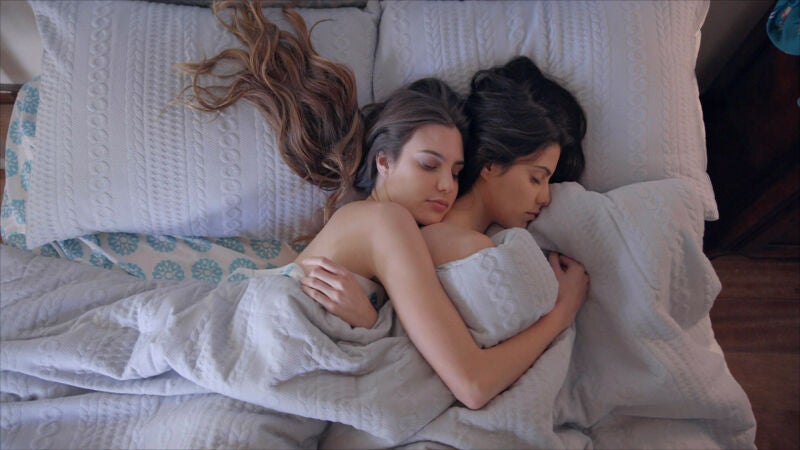 Valentina y Juliana pasan su primera noche juntas