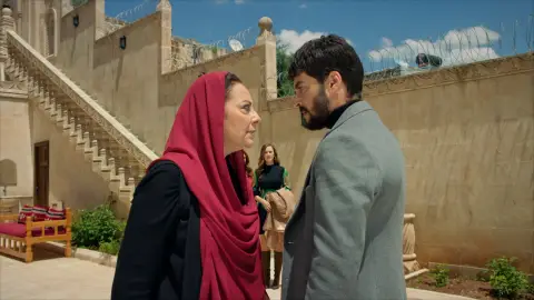 Azize y Miran Hercai
