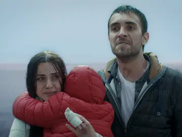 Nefes y Tahir, acorralados por Vedat y sus hombres Nefes y Tahir, acorralados por Vedat y sus hombres