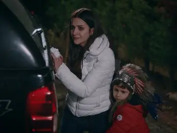 Nefes y su hijo tratan de escapar de Vedat Nefes y su hijo tratan de escapar de Vedat