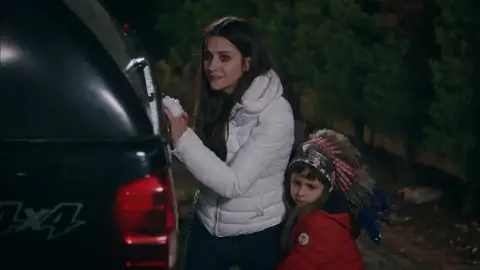 Nefes y su hijo tratan de escapar de Vedat Nefes y su hijo tratan de escapar de Vedat