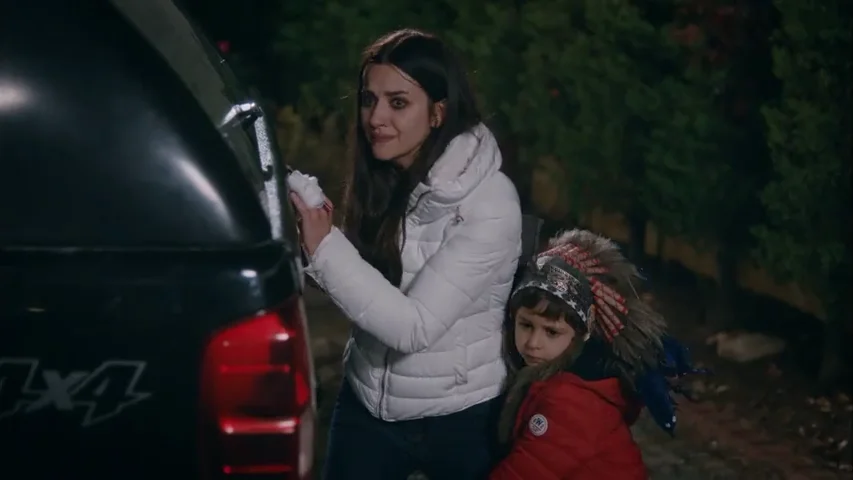 Nefes y su hijo tratan de escapar de Vedat Nefes y su hijo tratan de escapar de Vedat