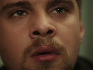 Yasin encuentra la carta que Fazilet buscaba Yasin encuentra la carta que Fazilet buscaba