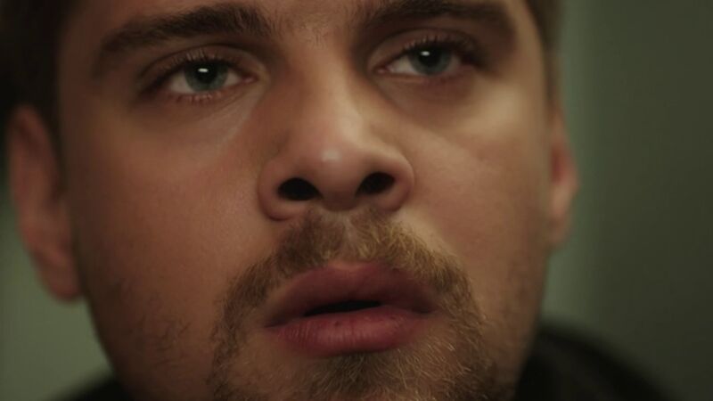 Yasin encuentra la carta que Fazilet buscaba