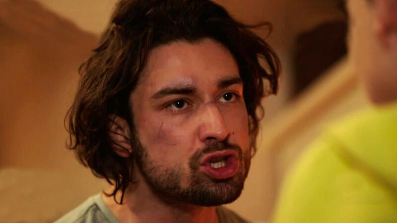 Sinan pierde los papeles: 