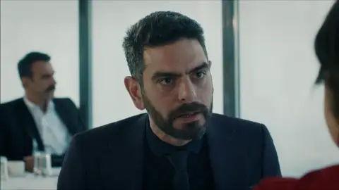 Vedat pone en marcha su nuevo plan para recuperar a Nefes y Yigit Vedat pone en marcha su nuevo plan para recuperar a Nefes y Yigit