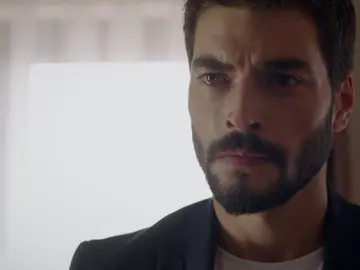 Miran: "Abuela, ¿tenemos más enemigos?" Miran: "Abuela, ¿tenemos más enemigos?"