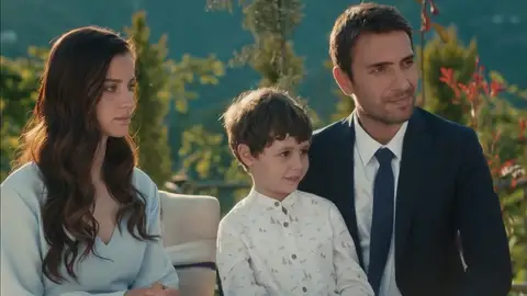 Tahir y Nefes se casan para salvar a Yigit Tahir y Nefes se casan para salvar a Yigit